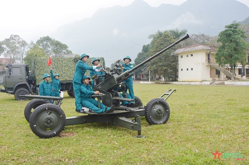 Hà Giang: Khai mạc huấn luyện Đại đội Dân quân pháo phòng không 37mm-1